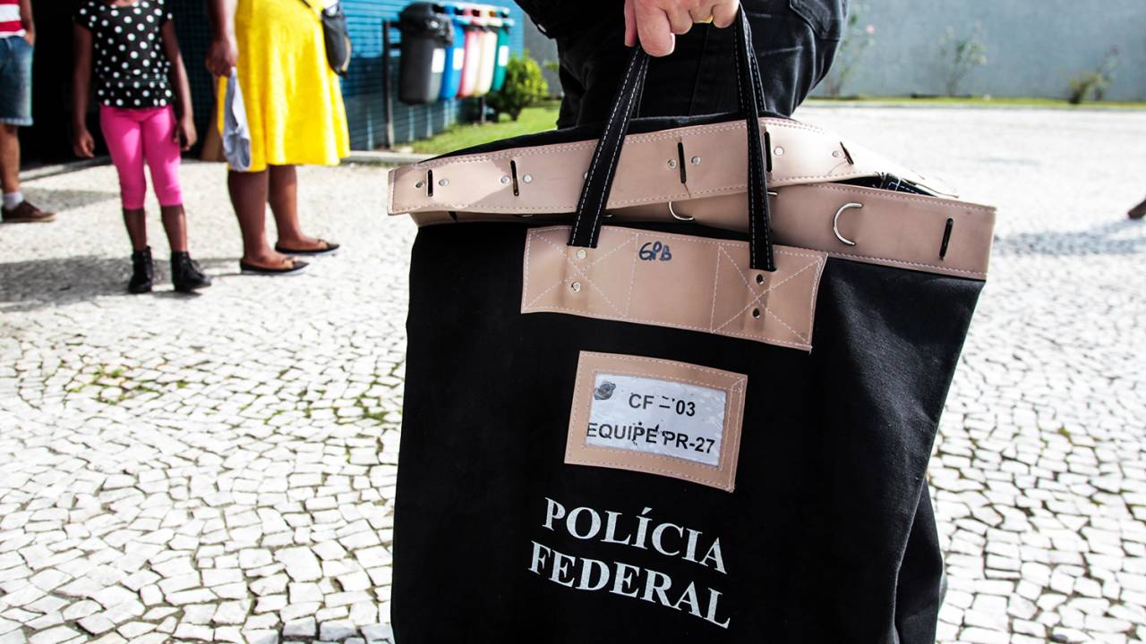 Movimentação na sede da Policia Federal em Curitiba (PR), após ser deflagrada a 3ª fase da Operação Carne Fraca - 05/03/2018
