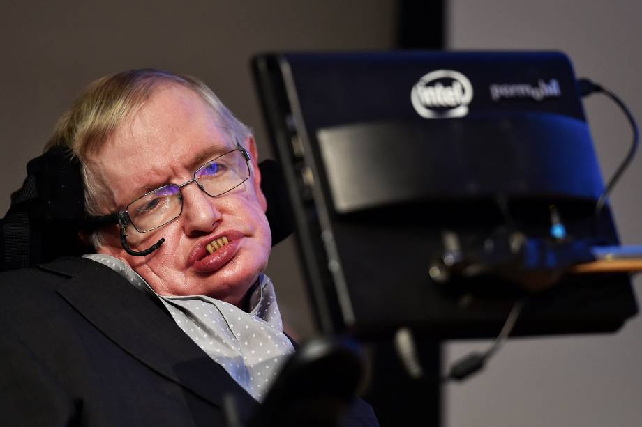 O físico britânico Stephen Hawking - 16/12/2015 O físico britânico Stephen Hawking - 16/12/2015