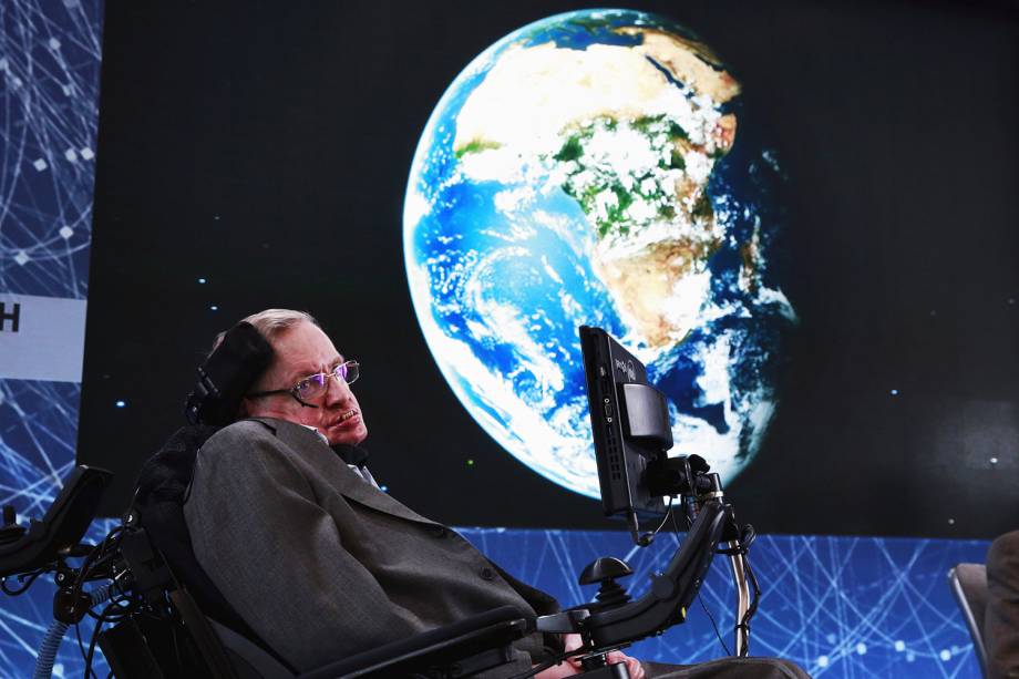 O físico britânico Stephen Hawking participa de evento em Nova York - 12/04/2016 O físico britânico Stephen Hawking participa de evento em Nova York - 12/04/2016