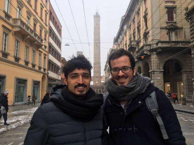 Os estudantes Massimiliano Vasallo, de 26 anos, e Francesco Chiommino, de 27 anos, simpatizantes do Movimento Cinco Estrelas Os estudantes Massimiliano Vasallo, de 26 anos, e Francesco Chiommino, de 27 anos, simpatizantes do Movimento Cinco Estrelas