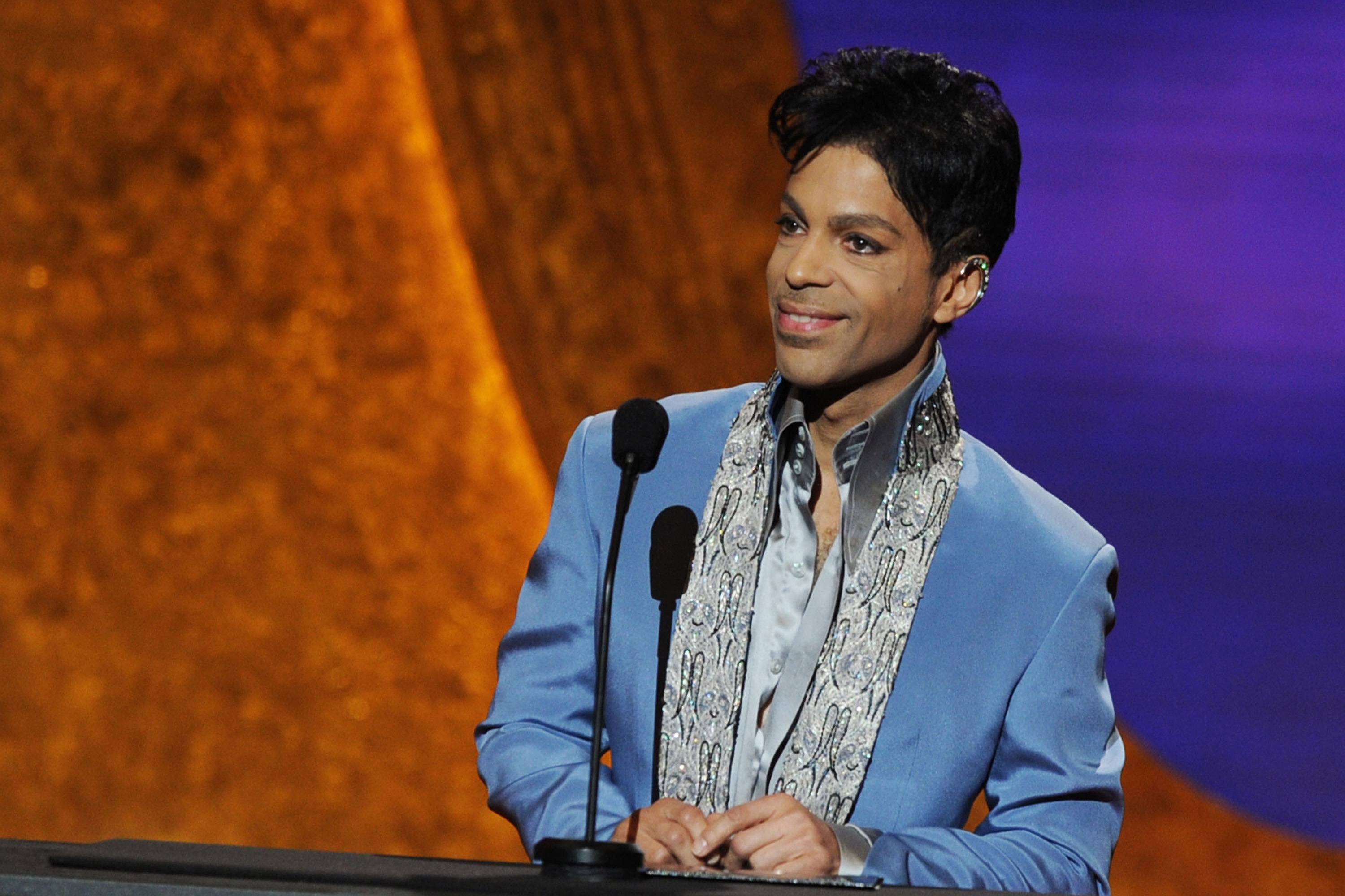 Herdeiros de Prince assinam acordo com Sony para relançar seus discos