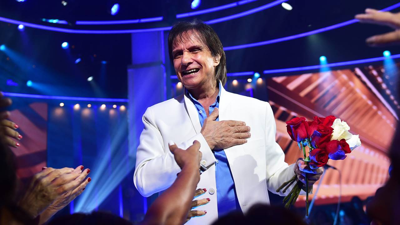 O cantor Roberto Carlos durante o show 'Reflexões', exibido pela TV Globo - 08/11/2016
