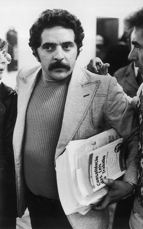 Em 1967, Lula inicia sua trajetória como líder do Sindicato dos Metalúrgicos de São Bernardo do Campo e Diadema. Anos mais tarde, em 1975, é eleito o presidente do sindicato com 92% dos votos e comanda uma categoria estimada em cem mil operários. Em 1967, Lula inicia sua trajetória como líder do Sindicato dos Metalúrgicos de São Bernardo do Campo e Diadema. Anos mais tarde, em 1975, é eleito o presidente do sindicato com 92% dos votos e comanda uma categoria estimada em cem mil operários.