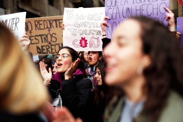 Mulheres realizam protesto em defesa dos direitos femininos, durante o Dia Internacional da Mulher, em Barcelona, na Espanha - 08/03/2018 Mulheres realizam protesto em defesa dos direitos femininos, durante o Dia Internacional da Mulher, em Barcelona, na Espanha - 08/03/2018