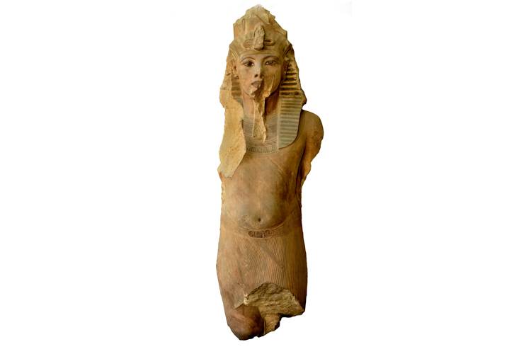 Objetos encontrados na tumba de Tutankhamun usados na exposi&ccedil;&atilde;o King Tut: Tesouros do fara&oacute; dourado