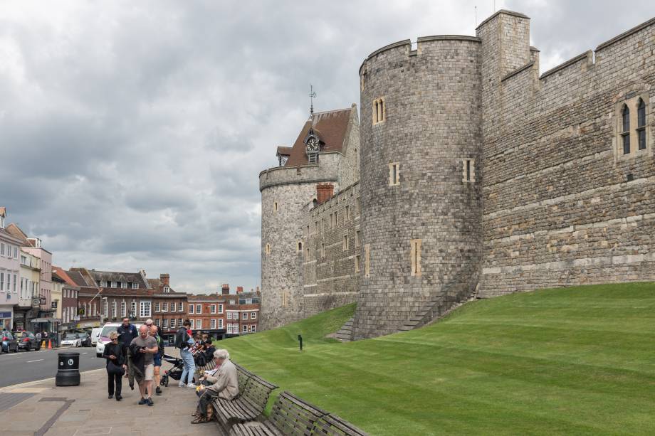 Rua Thammes no exterior do Castelo de Windsor