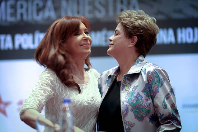 Ex-presidente Cristina Fernandez de Kirchner participa de conferência com a ex-presidente do Brasil Dilma Roussef na Casa de Portugal em São Paulo - 09/12/2016 Ex-presidente Cristina Fernandez de Kirchner participa de conferência com a ex-presidente do Brasil Dilma Roussef na Casa de Portugal em São Paulo - 09/12/2016