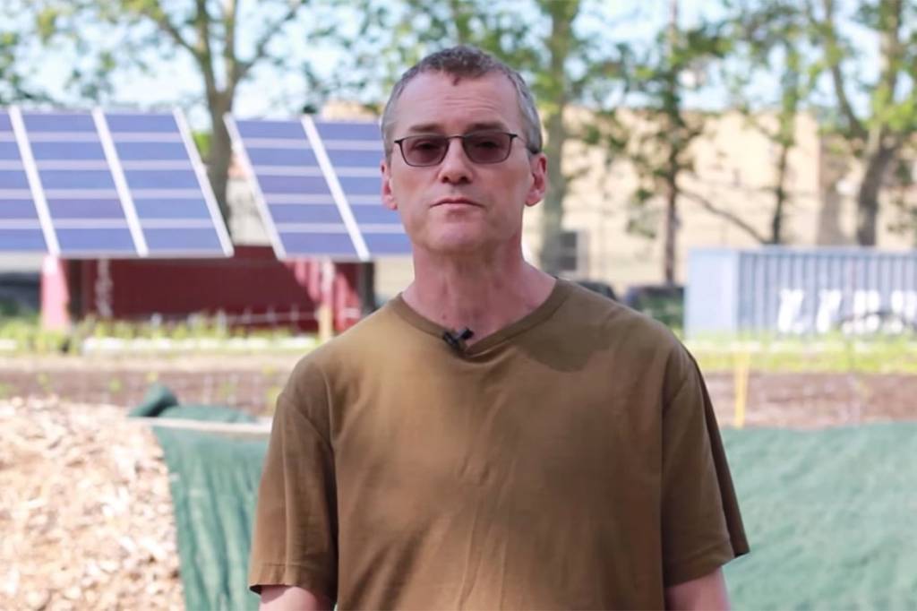 Advogado ateia fogo ao corpo em protesto contra combustíveis fósseis