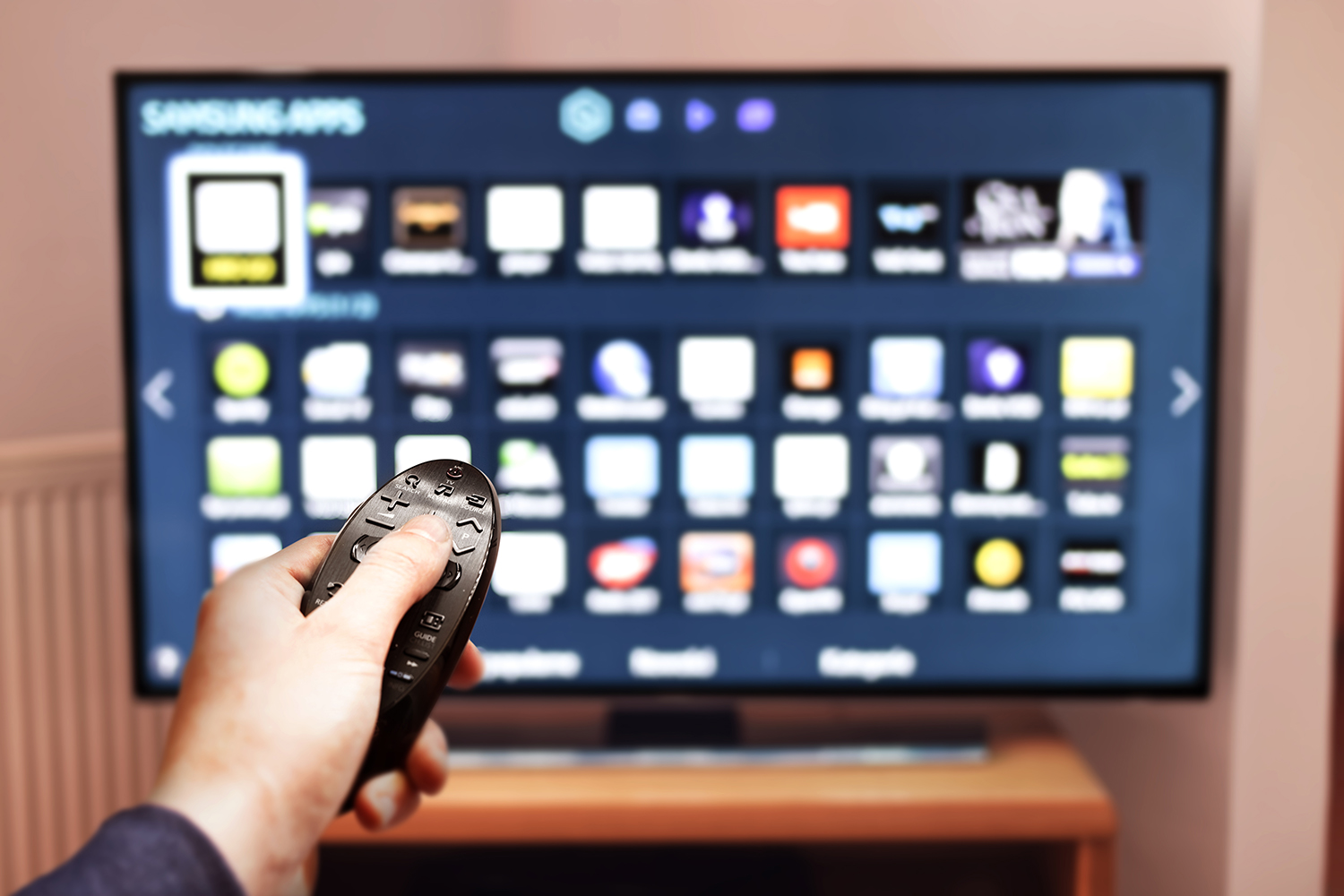 Cresce acesso à internet pela televisão no Brasil, diz IBGE