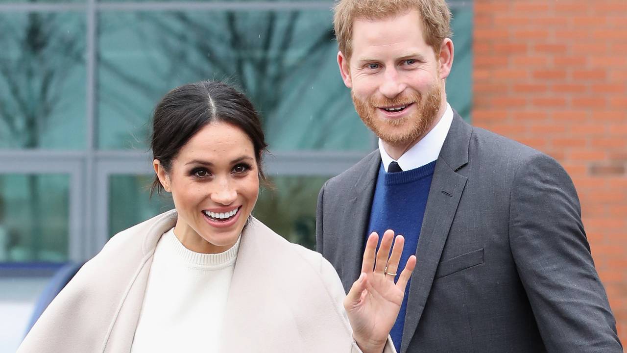 Príncipe Harry e Meghan Markle posam para foto em Belfast, capital da Irlanda do Norte - 23/03/2018