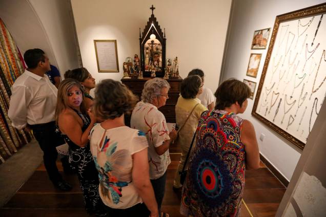 Convidados visitam a exposição 'Ser Feliz É para Quem Tem Coragem', que homenageia Dona Canô Convidados visitam a exposição 'Ser Feliz É para Quem Tem Coragem', que homenageia Dona Canô