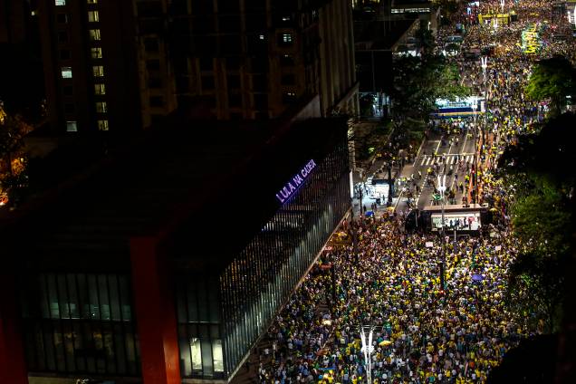 Manifestantes protestam contra o ex-presidente Lula, na Avenida Paulista em São Paulo - 03/04/2018 Manifestantes protestam contra o ex-presidente Lula, na Avenida Paulista em São Paulo - 03/04/2018