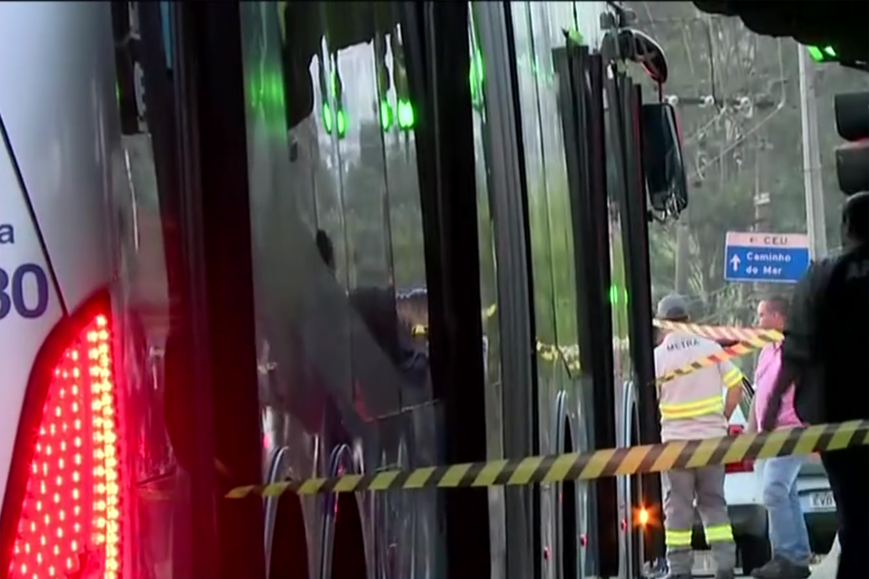 Tiroteio em ônibus mata dois e fere cinco na Zona Sul de SP