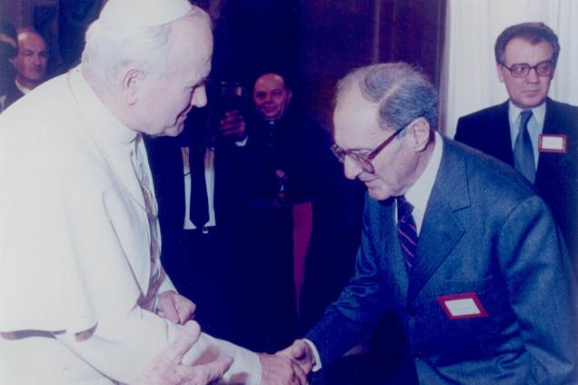 Prof. Zerrbini e Papa João Paulo II - déc de 1980 Prof. Zerrbini e Papa João Paulo II - déc de 1980