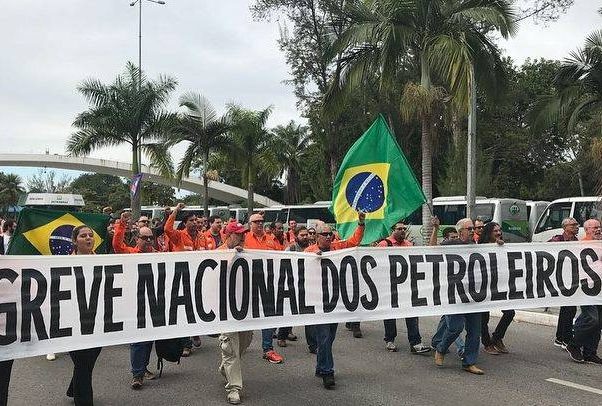 Petroleiros contrariam TST, mantêm greve e dizem que vão recorrer