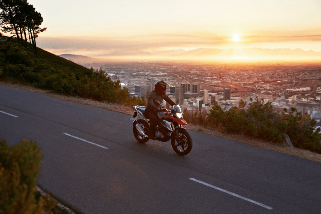 Grife acessível: nova motocicleta da BMW une economia e potência
