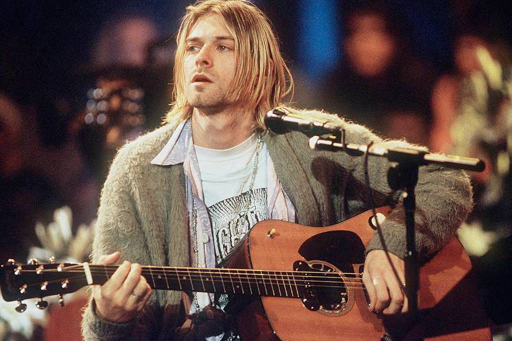 Kurt Cobain Kurt Cobain durante gravação do MTV Unplugged com a banda Nirvana em 1993