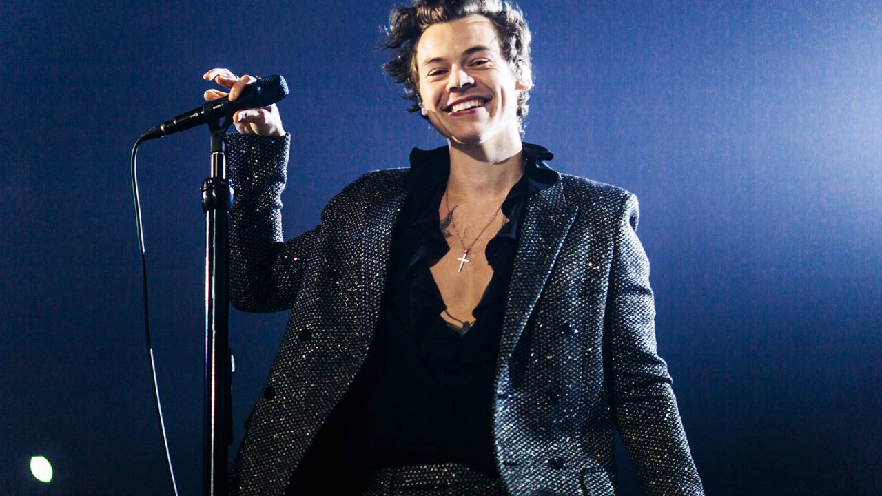 O cantor Harry Styles realiza apresentação no AccorHotels Arena, em Paris - 13/03/2018