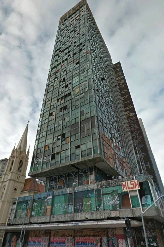 O pr&eacute;dio antes do inc&ecirc;ndio - imagem Google