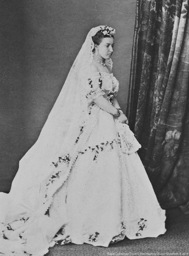 Princesa Helena em seu casamento com o príncipe Christian de Eslésvico-Holsácia, em 1866 Princesa Helena em seu casamento com o príncipe Christian de Eslésvico-Holsácia, em 1866