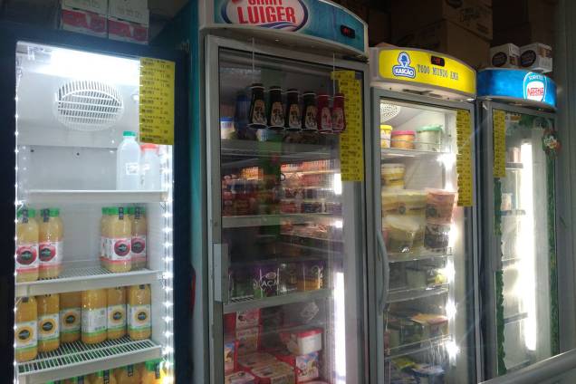 Supermercado em São Paulo apresenta prateleiras vazias com falta de produtos para reposição Supermercado em São Paulo apresenta prateleiras vazias com falta de produtos para reposição