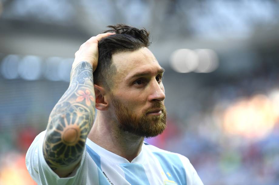 Lionel Messi, da Argentina, reage após a derrota para a França nas oitavas de final, que culminou a eliminação da seleção na Copa do Mundo Rússia - 30/06/2018