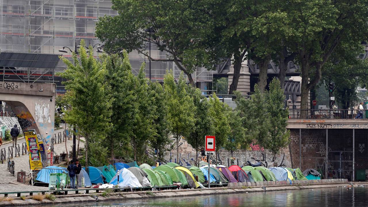 Acampamento de migrantes