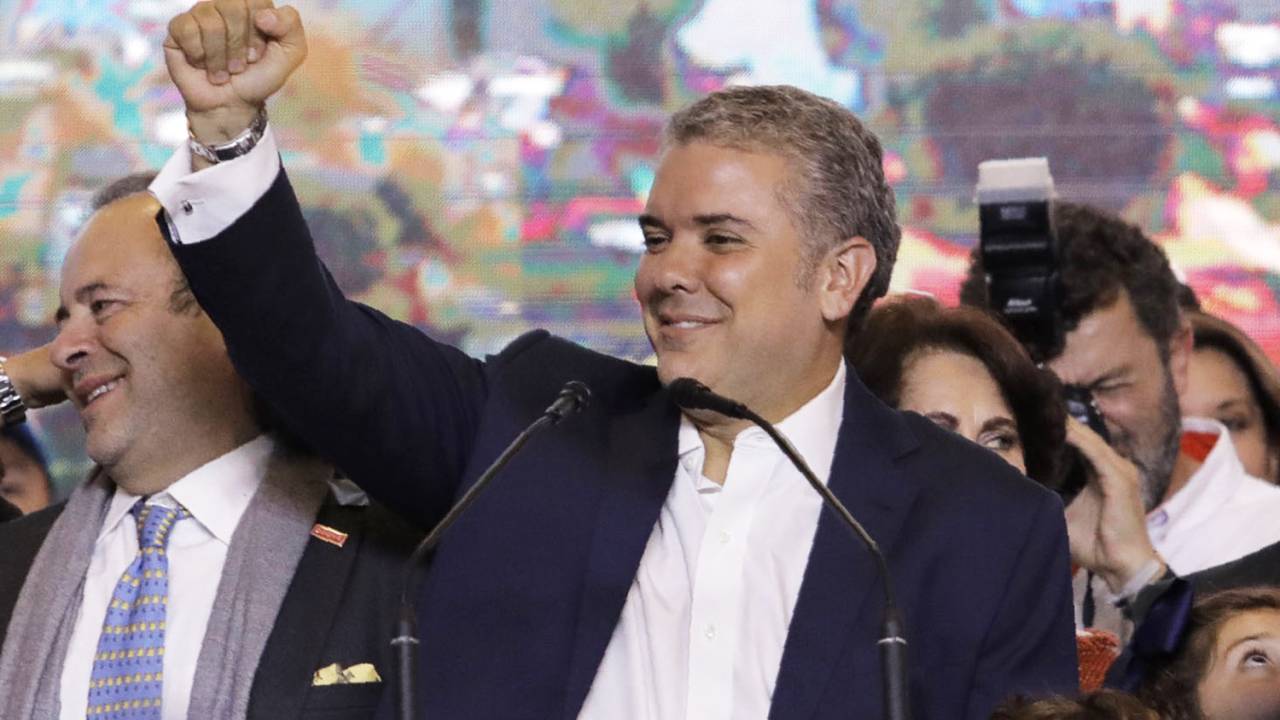 Iván Duque comemora vitória com seus apoiadores em Bogotá - 17/06/2018