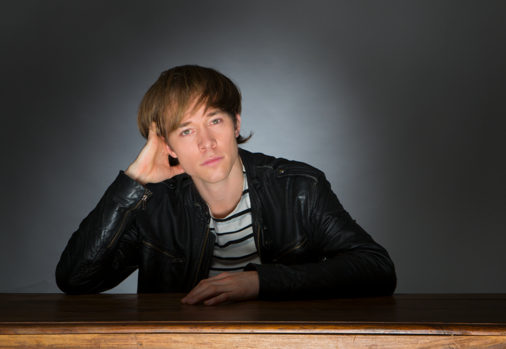 ‘Não acredito no sobrenatural’, diz autor do livro de terror ‘HEX’