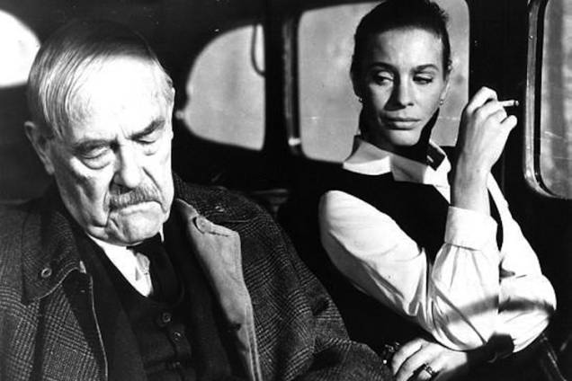 Cena do filme 'Morangos Silvestres' (1957) com Victor Sjöström e Ingrid Thulin Cena do filme 'Morangos Silvestres' (1957) com Victor Sjöström e Ingrid Thulin