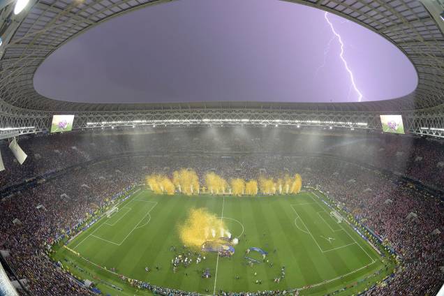 Visão geral do estádio Luzhniki durante a chuva que caiu na comemoração francesa do bicampeonato mundial - 15/07/2018 Visão geral do estádio Luzhniki durante a chuva que caiu na comemoração francesa do bicampeonato mundial - 15/07/2018