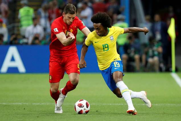 Willian disputa uma bola com o belga, Jan Vertonghen - 06/07/2018 Willian disputa uma bola com o belga, Jan Vertonghen - 06/07/2018
