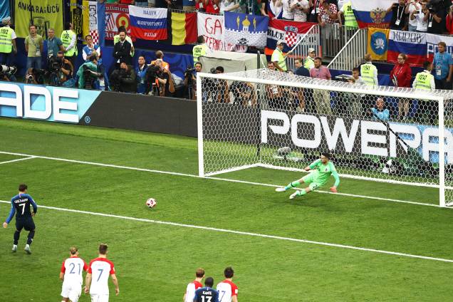 Antoine Griezmann marca de pênalti o segundo gol da França na partida, durante a final da Copa do Mundo contra a Croácia - 15/07/2018 Antoine Griezmann marca de pênalti o segundo gol da França na partida, durante a final da Copa do Mundo contra a Croácia - 15/07/2018