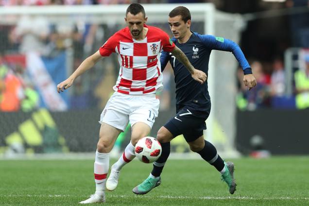 Marcelo Brozovic da Croácia disputa a bola com Antoine Griezmann da França na Final da Copa do Mundo 2018 no Estádio Lujniki - 15/07/2018 Marcelo Brozovic da Croácia disputa a bola com Antoine Griezmann da França na Final da Copa do Mundo 2018 no Estádio Lujniki - 15/07/2018