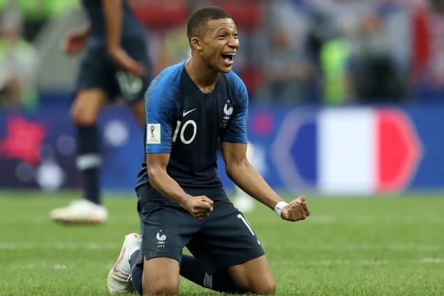 Kylian Mbappe comemora vitória francesa na Final da Copa do Mundo 2018 - 15/07/2018 Kylian Mbappe comemora vitória francesa na Final da Copa do Mundo 2018 - 15/07/2018