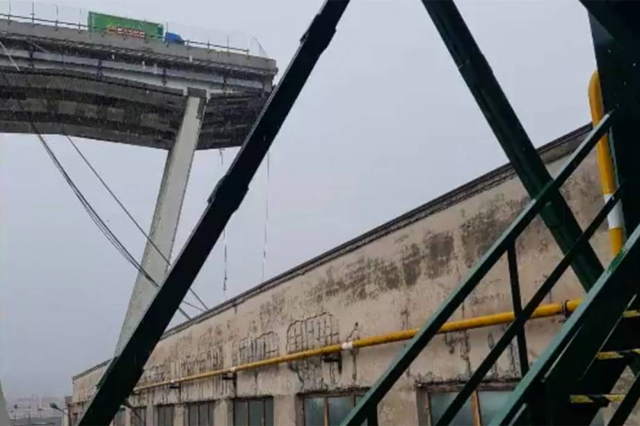 Trecho da ponte Morandi desaba em Gênova, na Itália