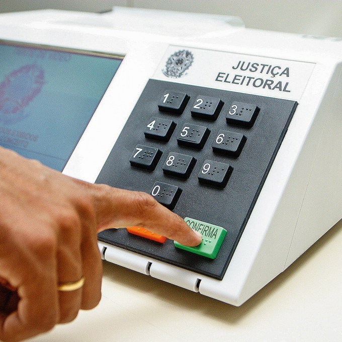 PSC se move para decidir posição sobre voto impresso