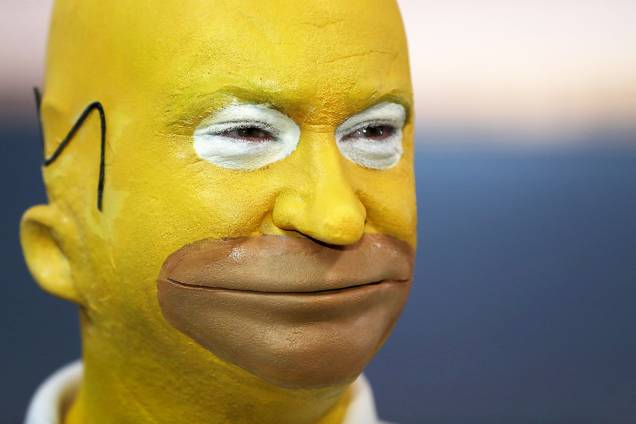O governador da Baviera, Markus Söder, se veste como o personagem Homer Simpson, durante celebração do Carnaval em Veitshöchheim, na Alemanha - 17/02/2017 O governador da Baviera, Markus Söder, se veste como o personagem Homer Simpson, durante celebração do Carnaval em Veitshöchheim, na Alemanha - 17/02/2017