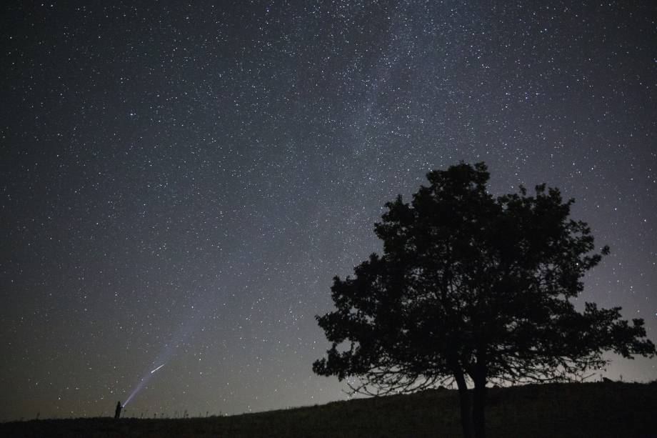 Chuva de meteoros Perseida brilha no céu no distrito de Polatli em Ancara, na Turquia - 13/08/2018