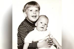 James e Dennis James e Dennis