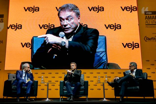 <span>“Estamos participando da campanha mais injusta, desonesta e antidemocrática de todos os tempos em função de uma legislação que foi arquitetada no Congresso Nacional para limitar a renovação política</span><span>”, disse Alvaro Dias</span> <span>“Estamos participando da campanha mais injusta, desonesta e antidemocrática de todos os tempos em função de uma legislação que foi arquitetada no Congresso Nacional para limitar a renovação política</span><span>”, disse Alvaro Dias</span>