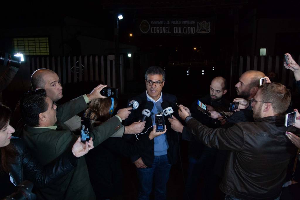 Beto Richa deixa presídio