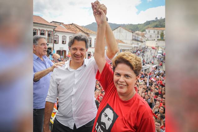 Fernando Haddad (PT), candidato à Presidência da República, realiza campanha eleitoral ao lado de Dilma Rousseff (PT), candidata ao Senado, em Ouro Preto (MG) - 21/09/2018 Fernando Haddad (PT), candidato à Presidência da República, realiza campanha eleitoral ao lado de Dilma Rousseff (PT), candidata ao Senado, em Ouro Preto (MG) - 21/09/2018