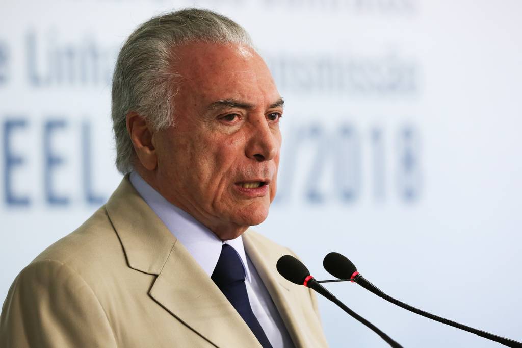 Em um segundo turno, Temer vota em Haddad