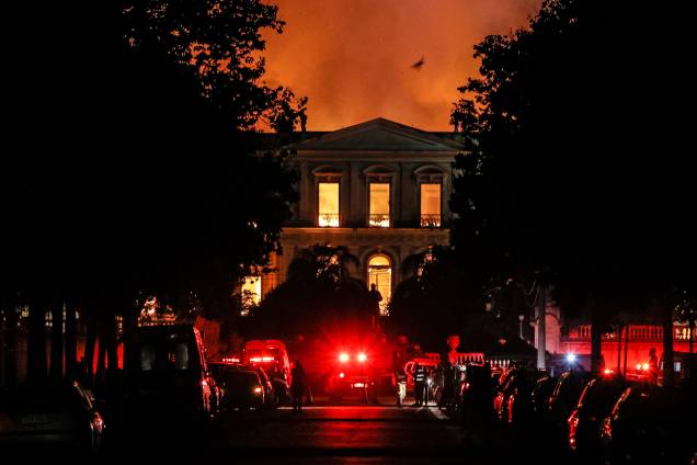 O maior tesouro do Museu Nacional, que foi atingido por um incêndio é o fóssil Luzia, esqueleto mais antigo já encontrado nas Américas, com cerca de 12 mil anos de idade O maior tesouro do Museu Nacional, que foi atingido por um incêndio é o fóssil Luzia, esqueleto mais antigo já encontrado nas Américas, com cerca de 12 mil anos de idade