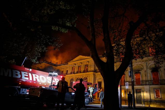 Um incêndio de proporções atingiu, no começo da noite de domingo, o Museu Nacional do Rio de Janeiro, na Quinta da Boa Vista, em São Cristóvão - 02/09/2018 Um incêndio de proporções atingiu, no começo da noite de domingo, o Museu Nacional do Rio de Janeiro, na Quinta da Boa Vista, em São Cristóvão - 02/09/2018