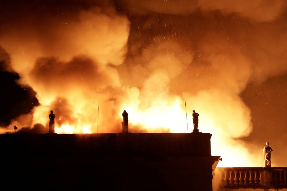 Incêndio de grandes proporções consome o prédio do Museu Nacional, no Rio de Janeiro - 02/09/2018