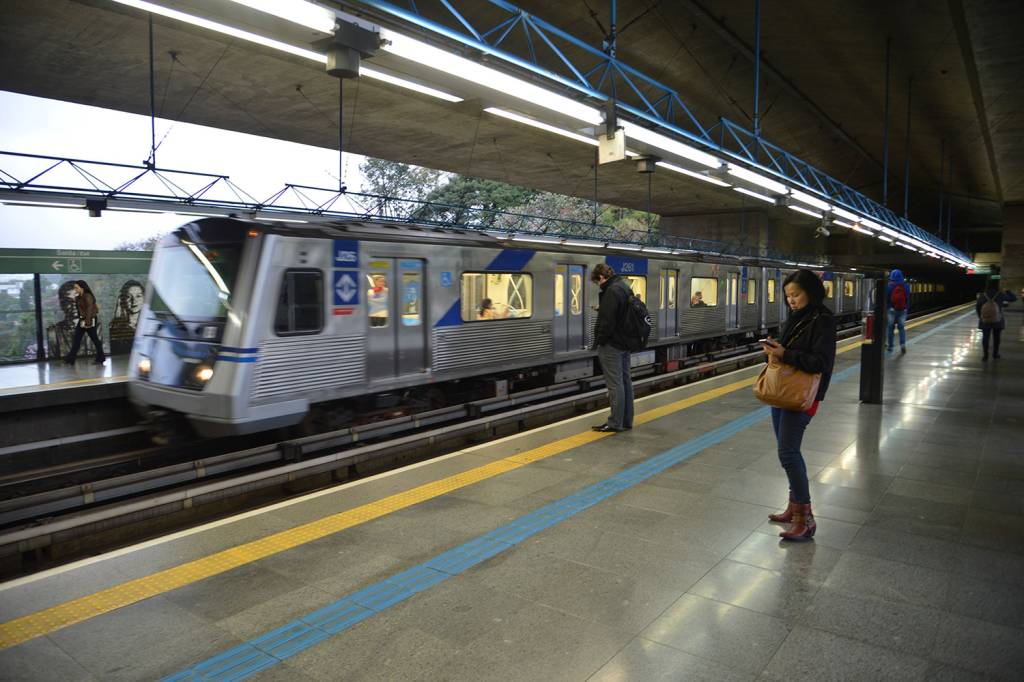 Greve do metrô de SP é adiada para semana que vem