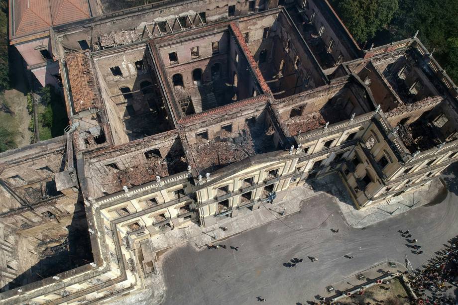 Vista aérea do Museu Nacional no Rio de Janeiro após bombeiros controlarem as chamas do incêndio - 03/09/2018