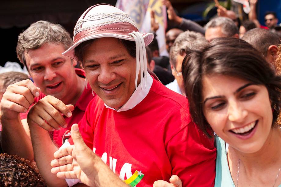 Fernando Haddad (PT), candidato à Presidência da República, realiza campanha eleitoral na Favela da Rocinha, no Rio de Janeiro - 14/09/2018